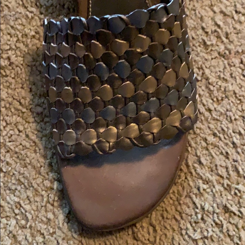 Shoes - Picture 5 of 5